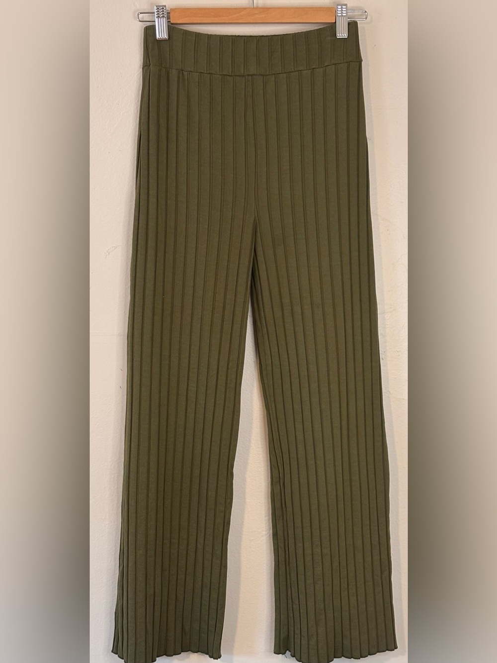 🌸 LETT Women's Biarritz Pant Moss Green Size M High Rise Eco Wide Rib Tencel